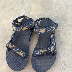 Teva Women's Blue sun and stars Sandals 8